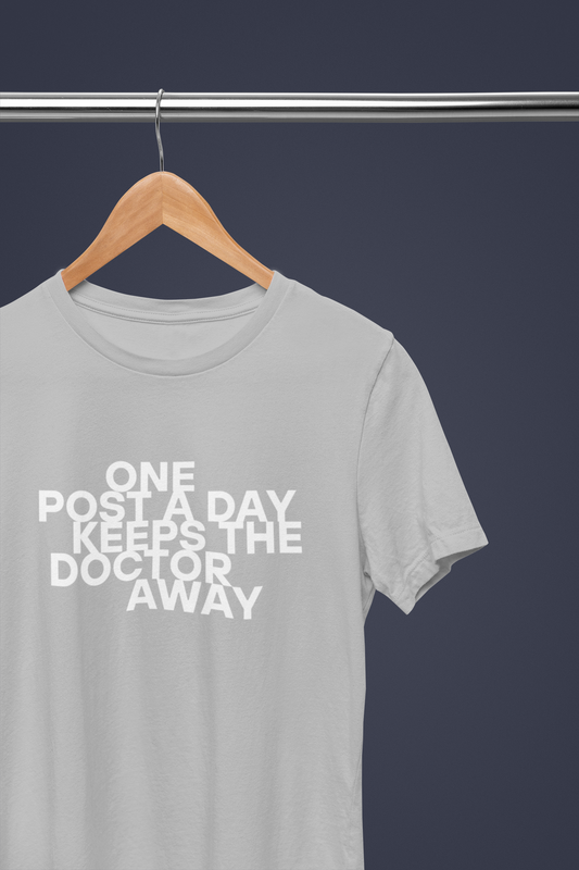 T-SHIRT "one post a day"